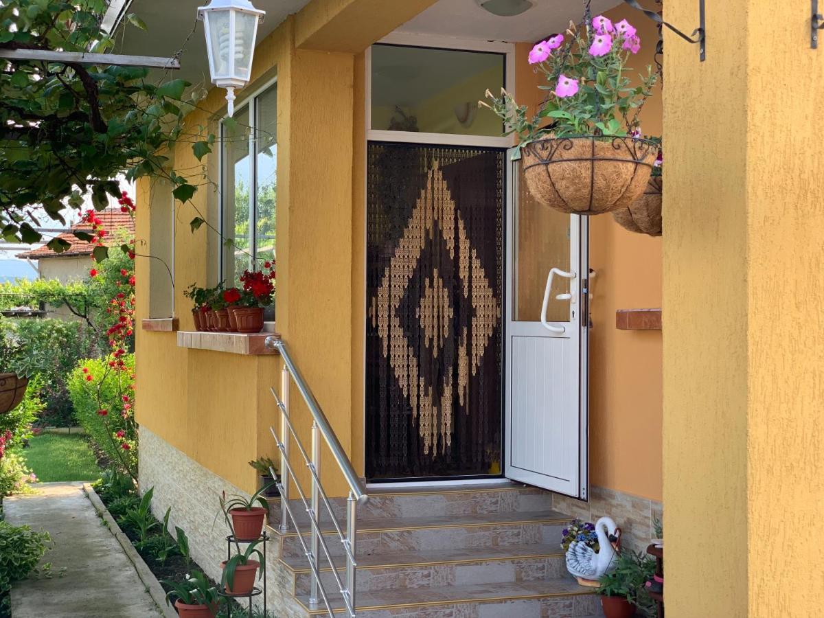 Villa в с. габарево, долината на розите.